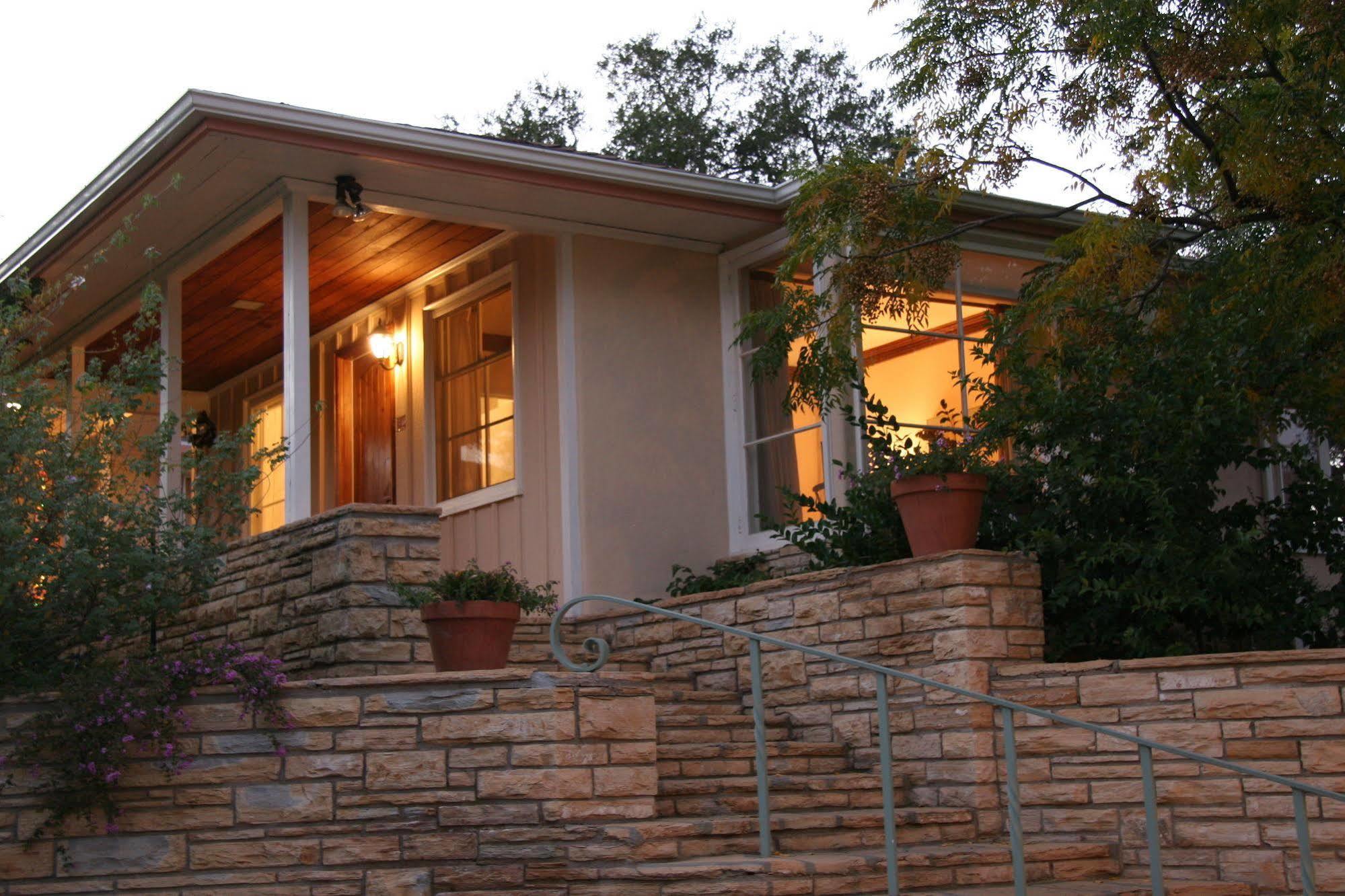 Ojai Retreat & Inn エクステリア 写真