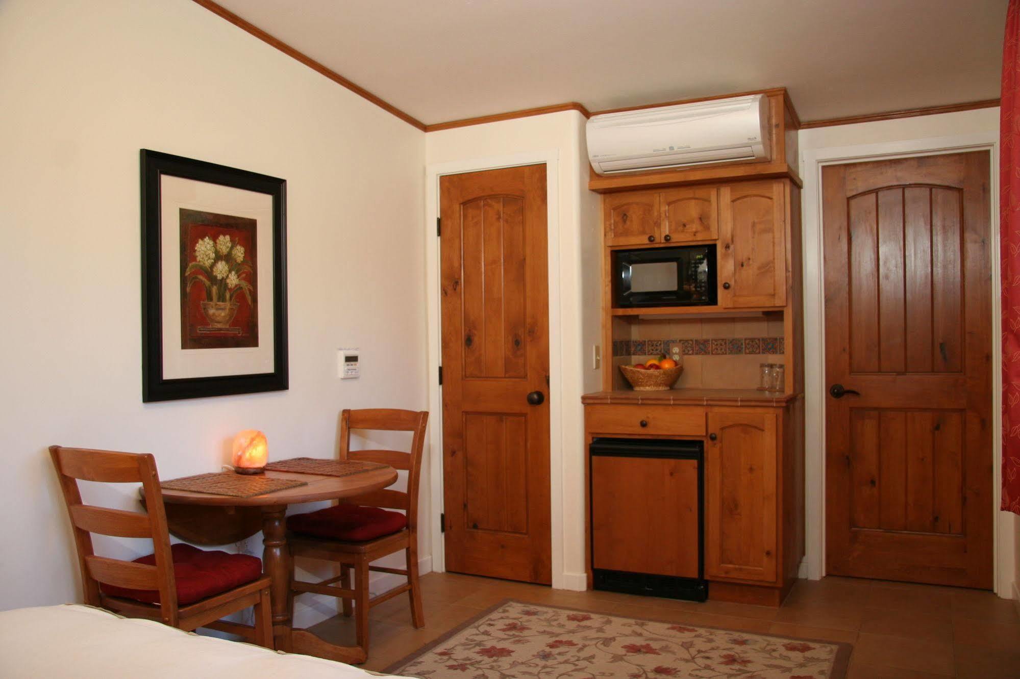 Ojai Retreat & Inn エクステリア 写真