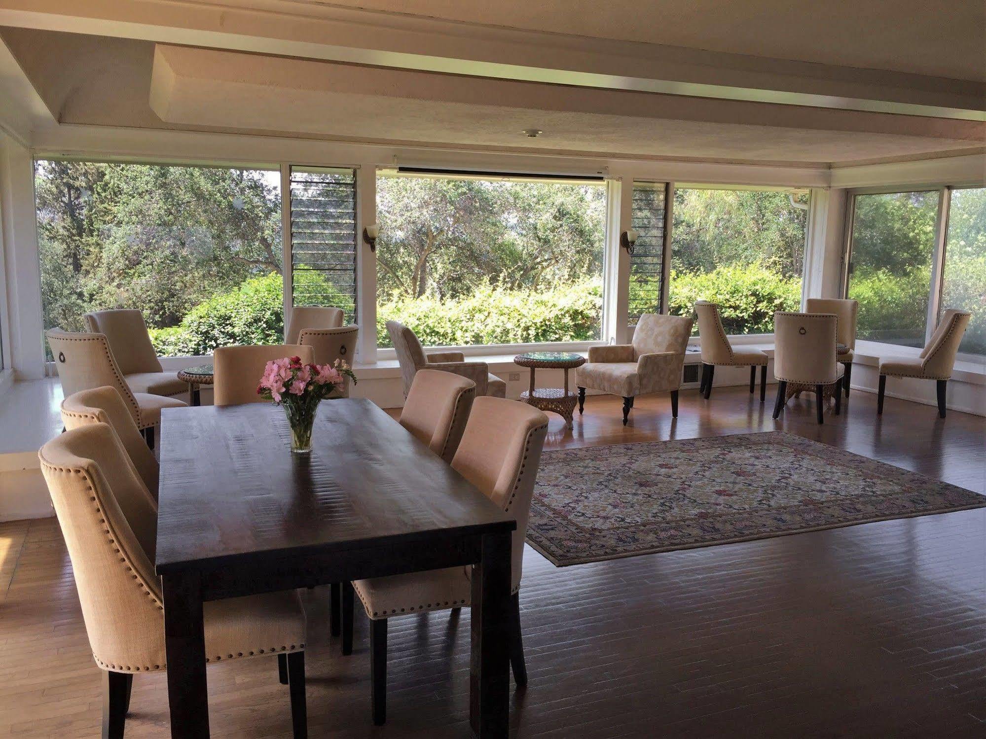 Ojai Retreat & Inn エクステリア 写真