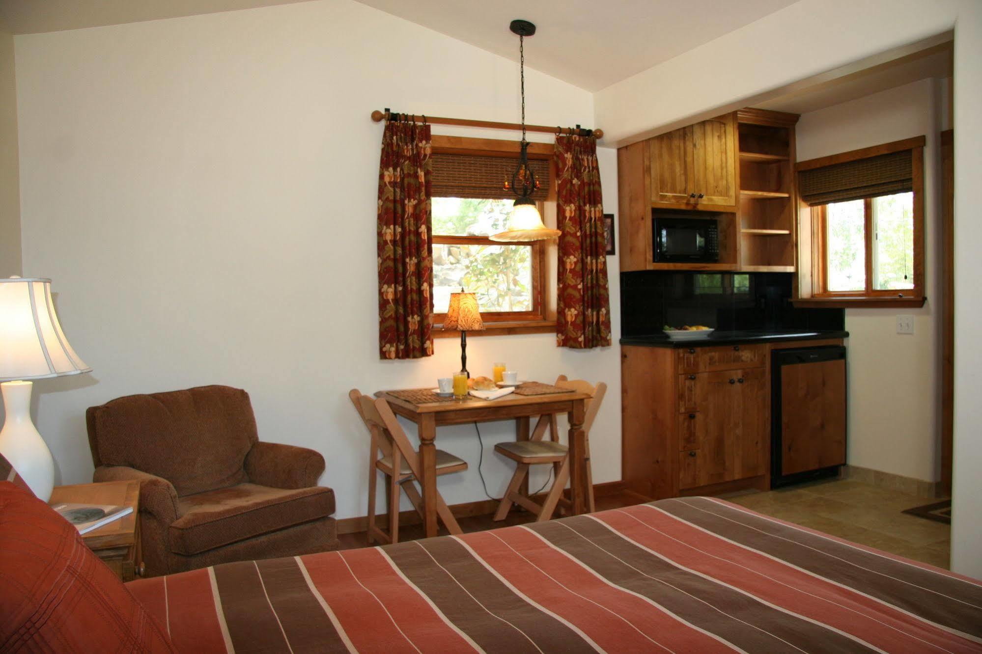 Ojai Retreat & Inn エクステリア 写真